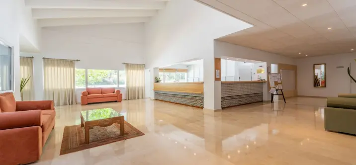 Venta de apartamento en planta media en Atalaya 4