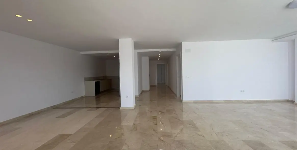 Продажа апартаментов на среднем этаже в Atalaya 15