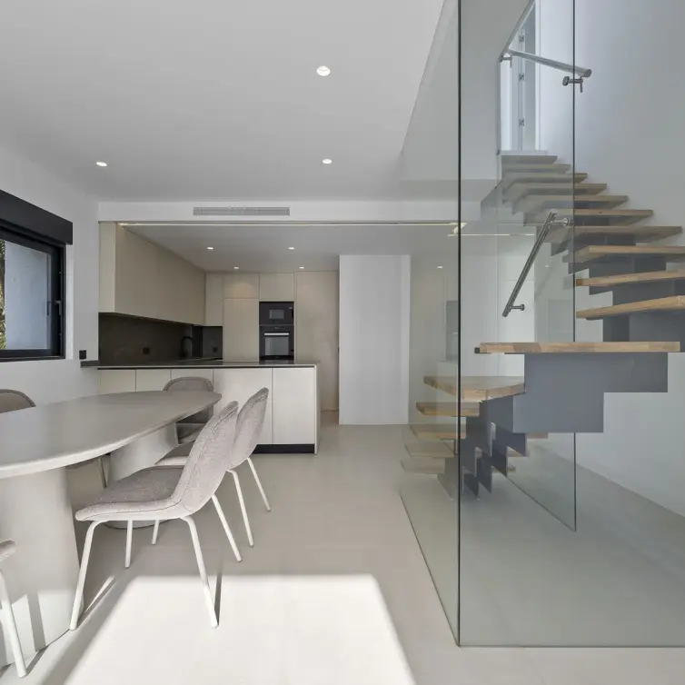 Sale of penthouse duplex in El Paraiso