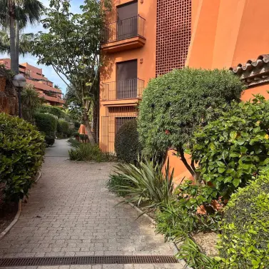 Venta de apartamento en planta baja en Estepona