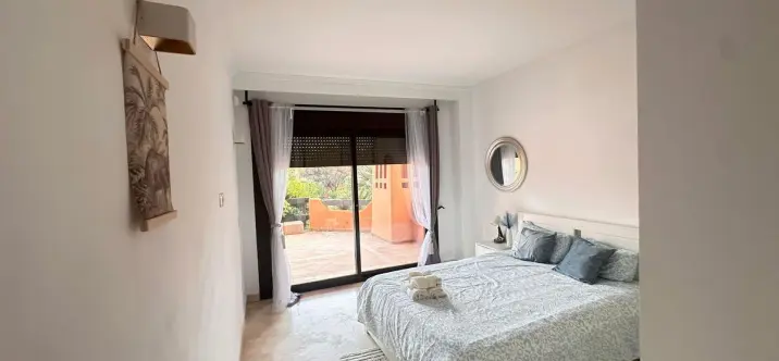 Venta de apartamento en planta baja en Estepona 4