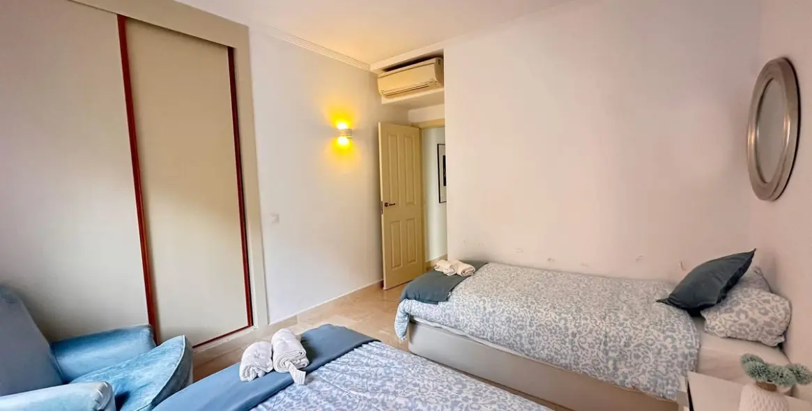 Venta de apartamento en planta baja en Estepona 9