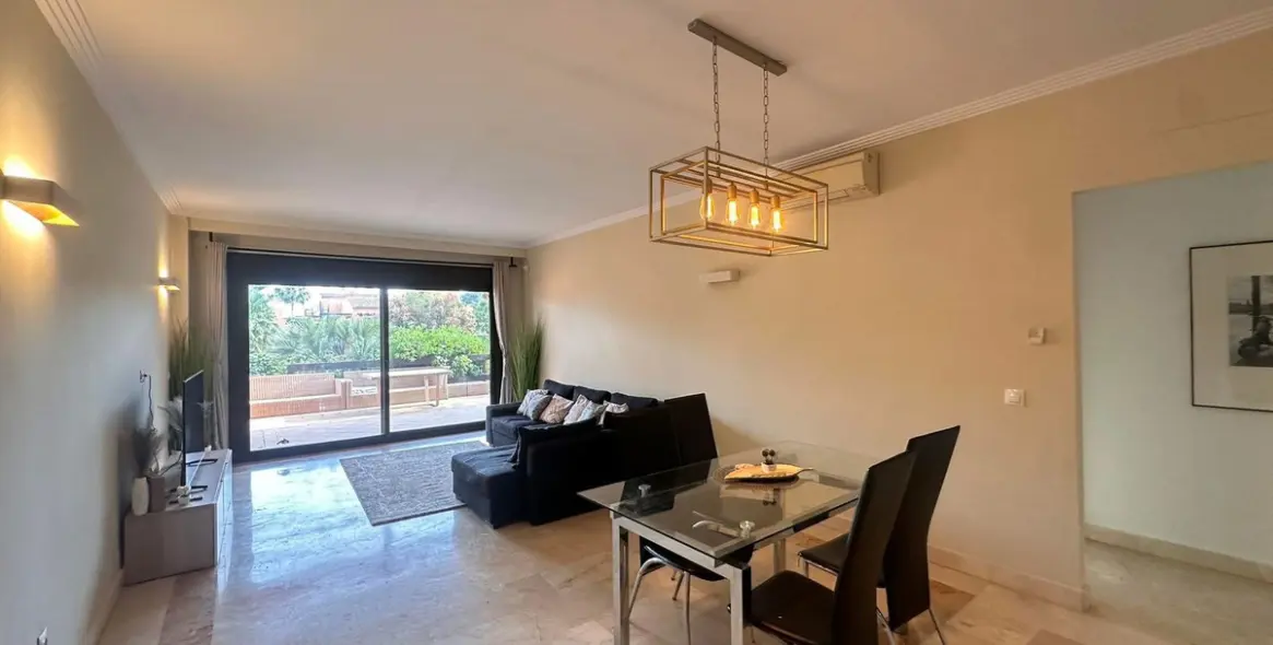 Venta de apartamento en planta baja en Estepona 14