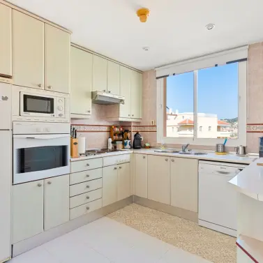 Sale of middle floor apartment in Mijas Costa