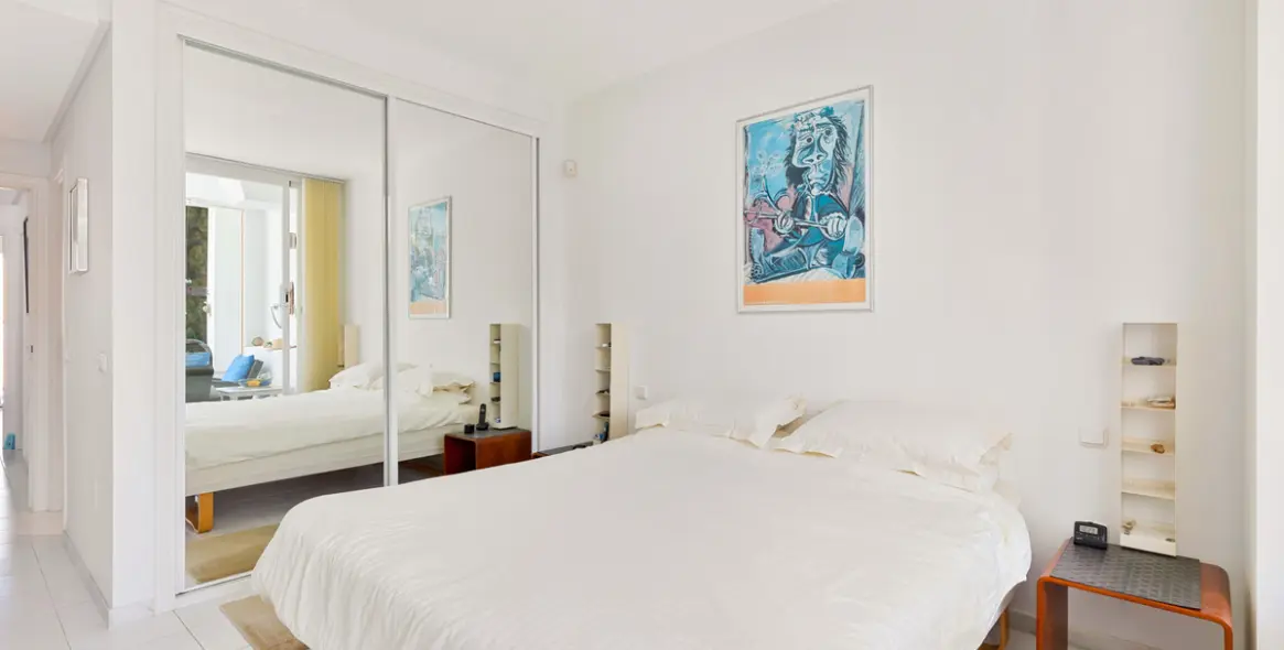 Sale of middle floor apartment in Mijas Costa 17