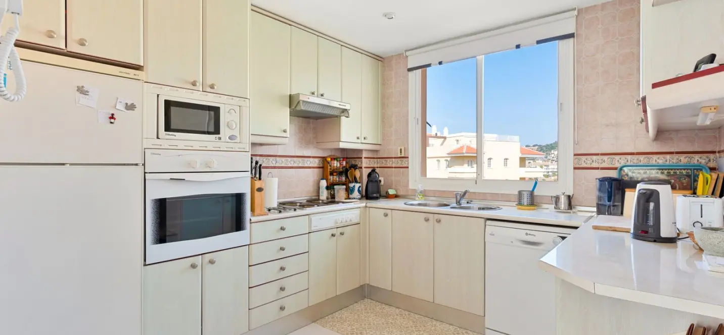 Продажа апартаментов на среднем этаже в Mijas Costa 2