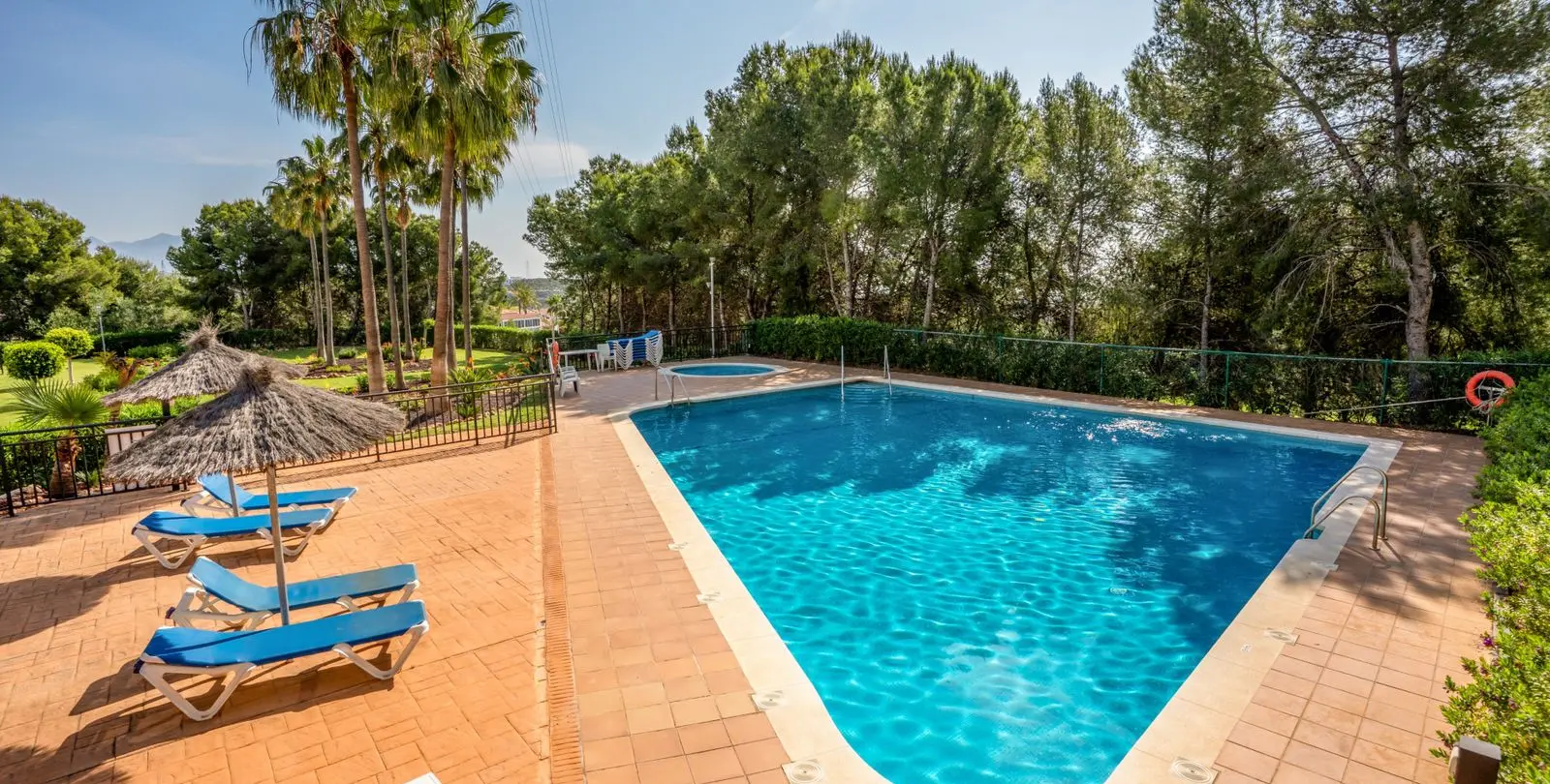 Продажа апартаментов на среднем этаже в Mijas Costa 5