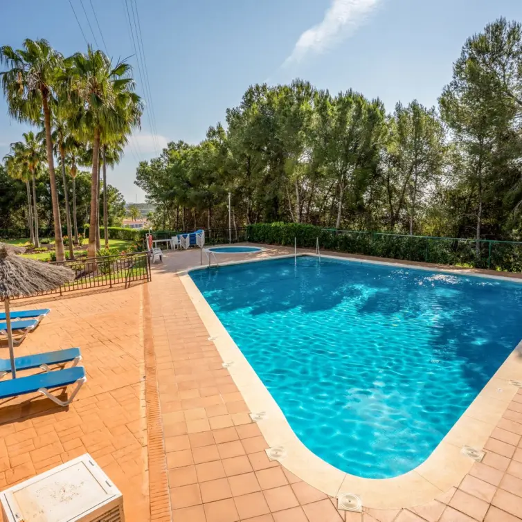Продажа апартаментов на среднем этаже в Mijas Costa
