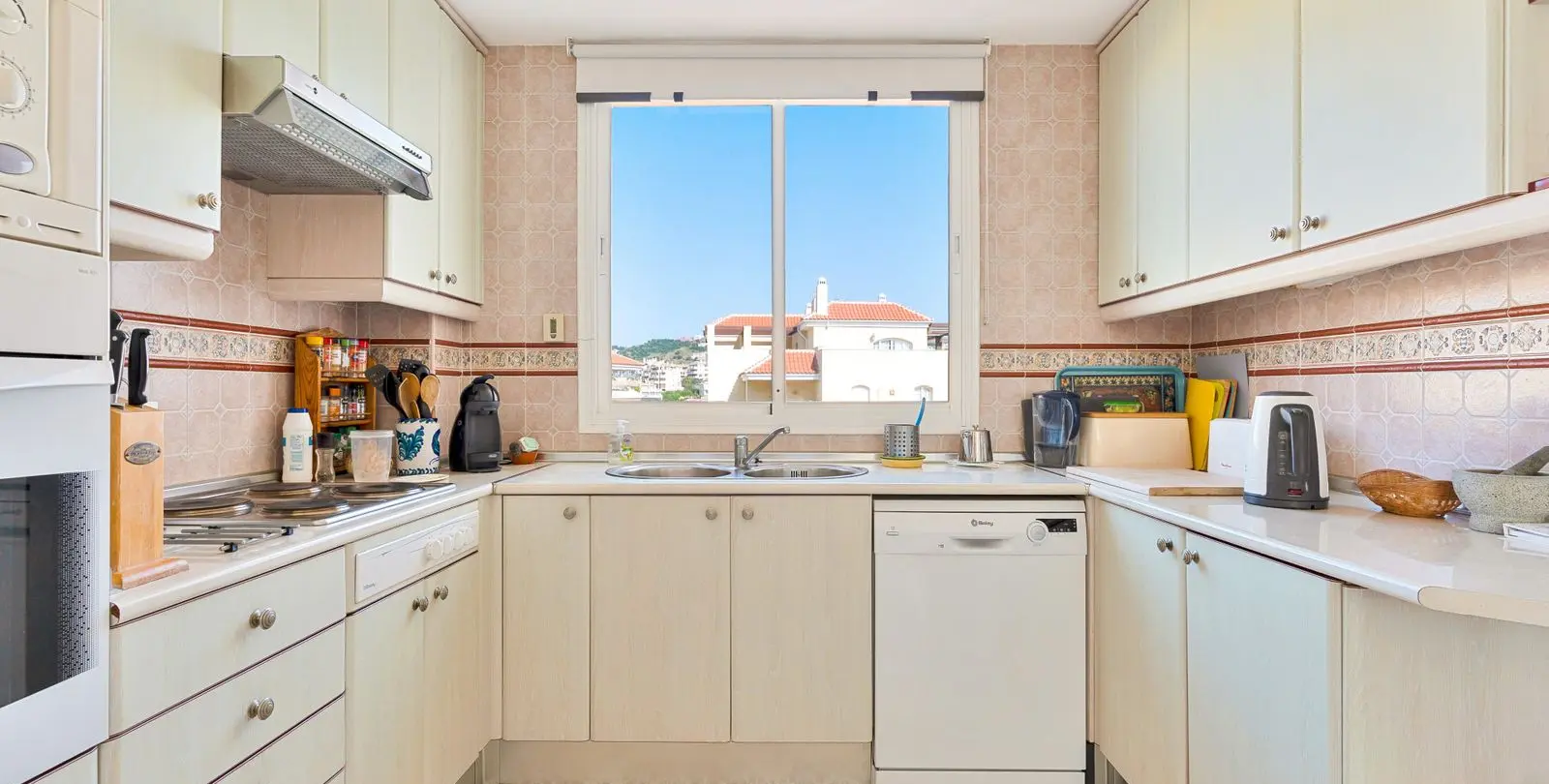 Продажа апартаментов на среднем этаже в Mijas Costa 7