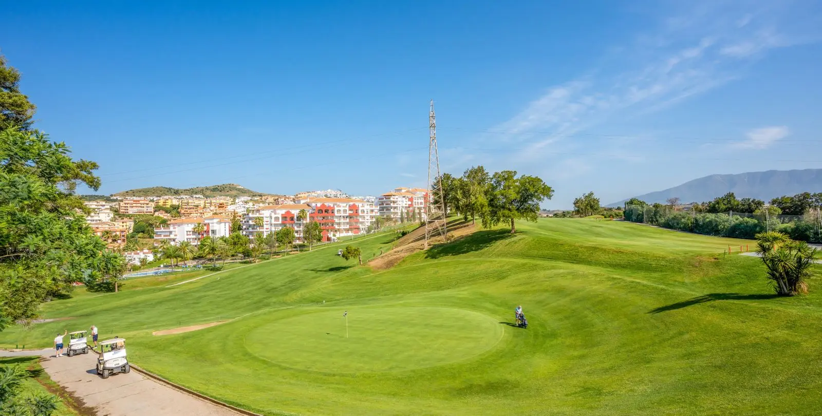 Продажа апартаментов на среднем этаже в Mijas Costa 19