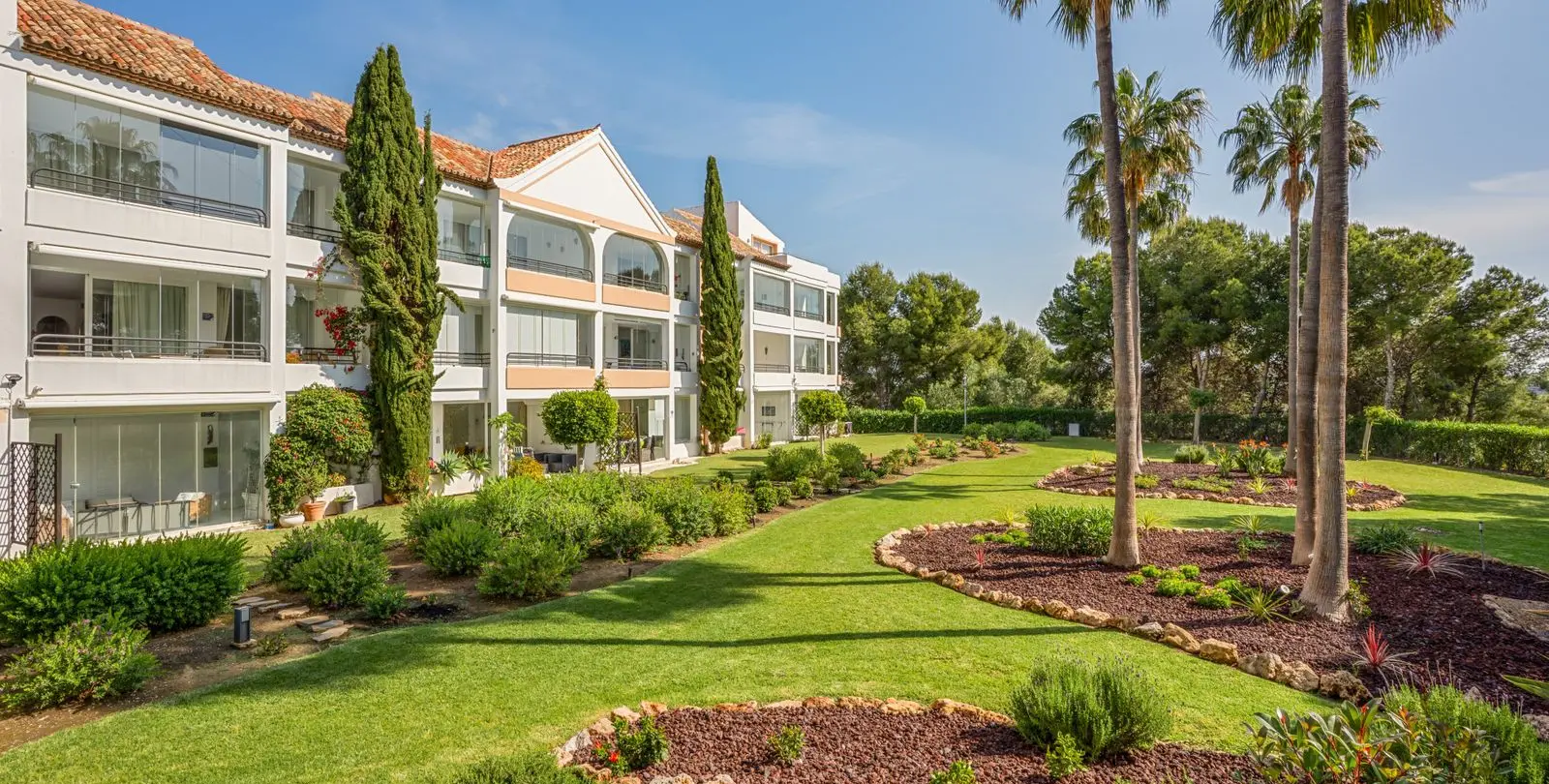 Продажа апартаментов на среднем этаже в Mijas Costa 20