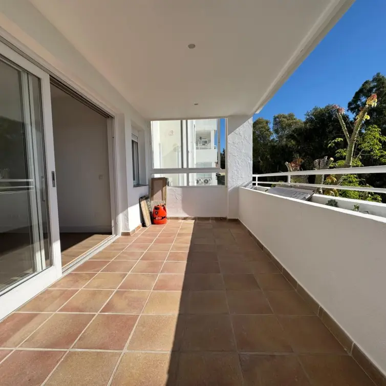 Sale of middle floor apartment in Atalaya