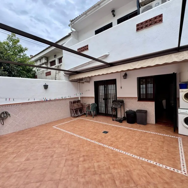 Продажа дома на две семьи в Benalmadena Pueblo