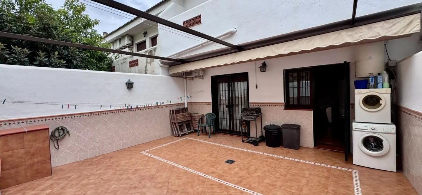 Продажа дома на две семьи в Benalmadena Pueblo 0