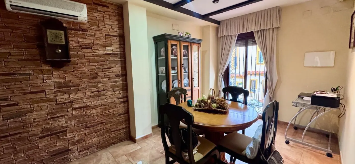Продажа дома на две семьи в Benalmadena Pueblo 1