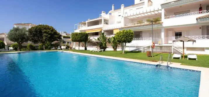 Venta de apartamento en planta media en Río Real 0