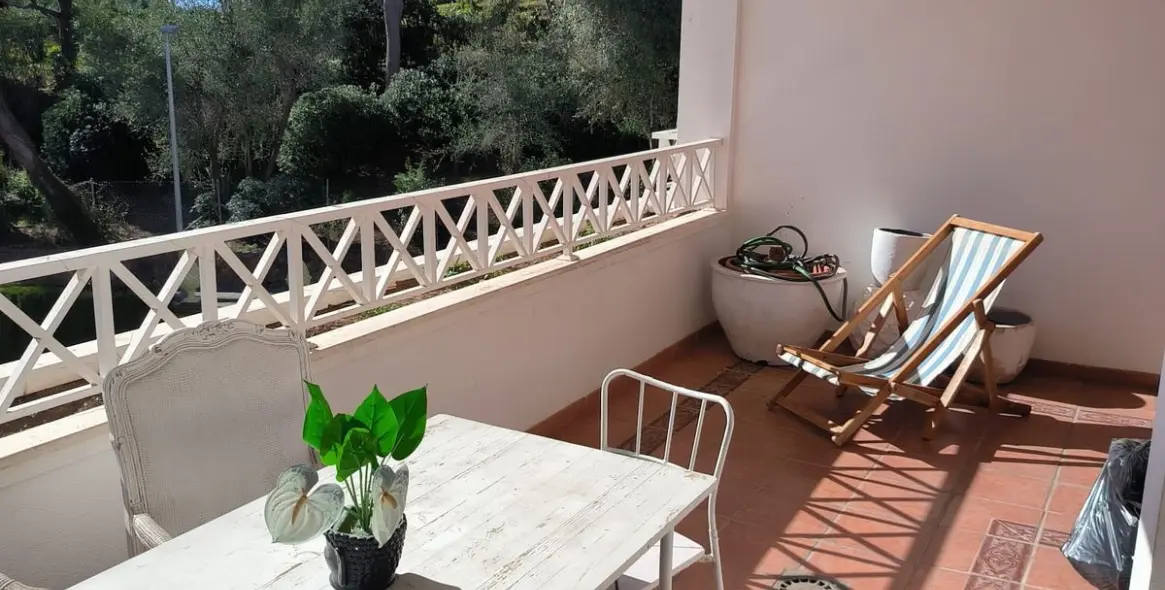 Venta de apartamento en planta media en Río Real 2