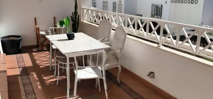 Venta de apartamento en planta media en Río Real 2