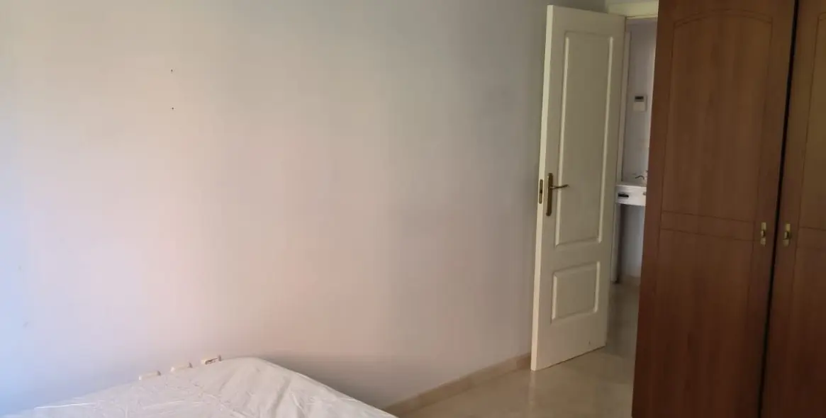 Venta de apartamento en planta media en Río Real 6