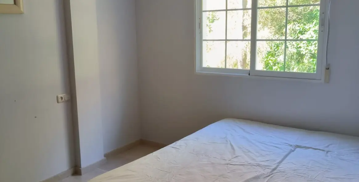 Venta de apartamento en planta media en Río Real 8