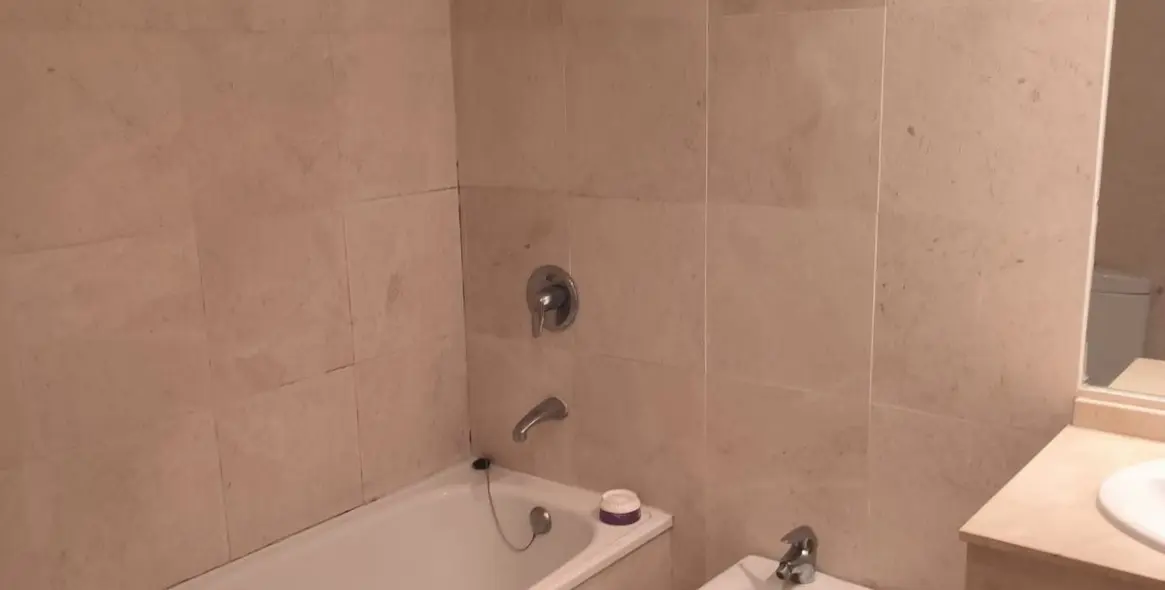 Venta de apartamento en planta media en Río Real 10