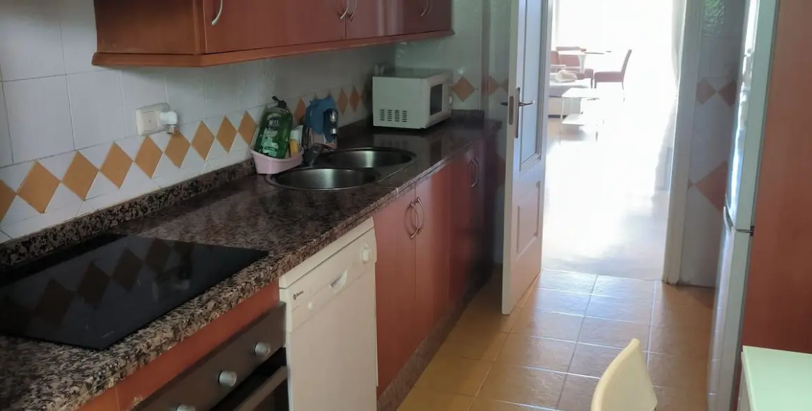 Venta de apartamento en planta media en Río Real 11