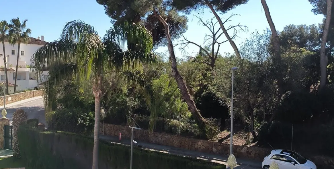 Venta de apartamento en planta media en Río Real 21