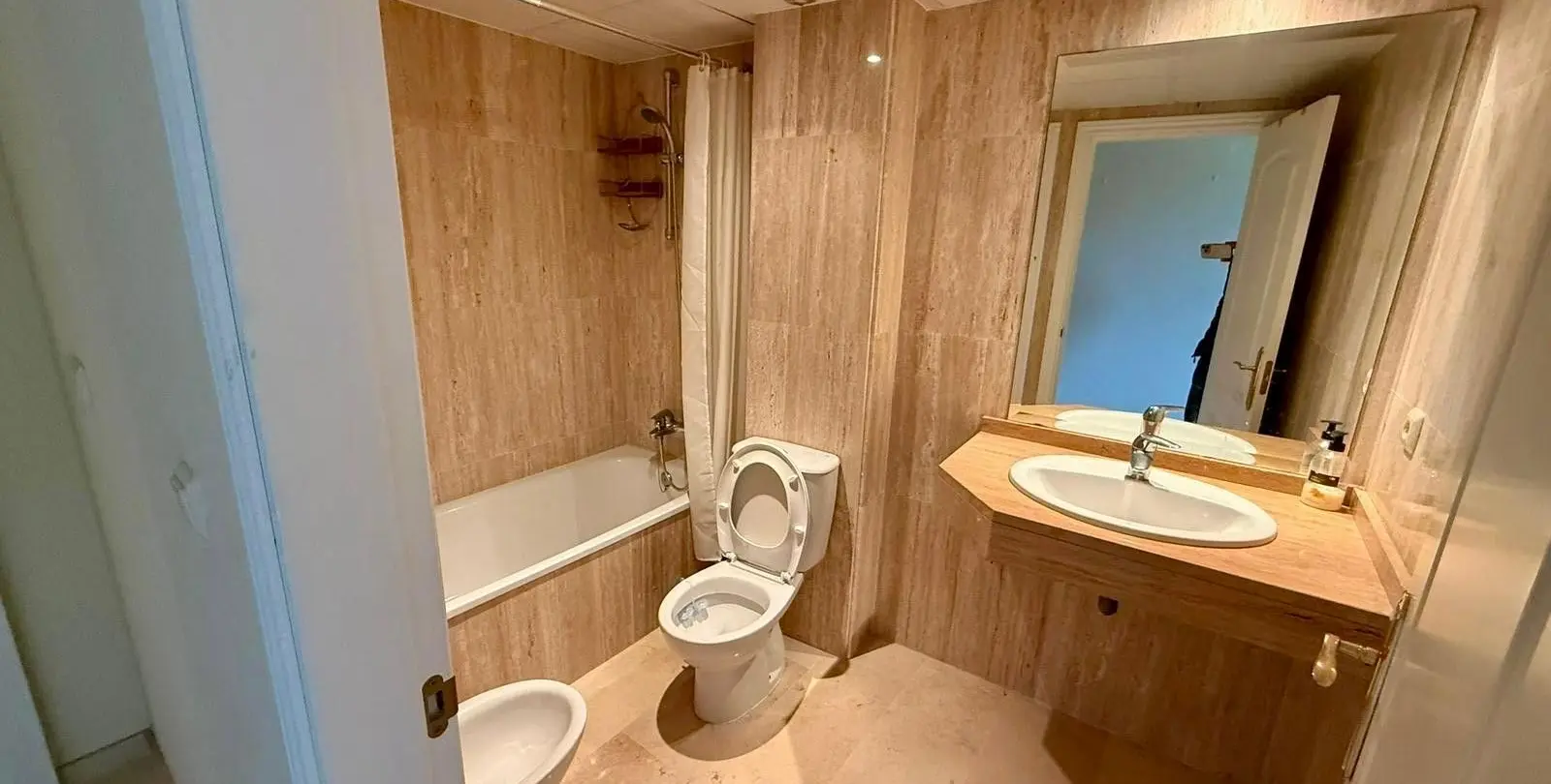 Продажа апартаментов на среднем этаже в Elviria 9