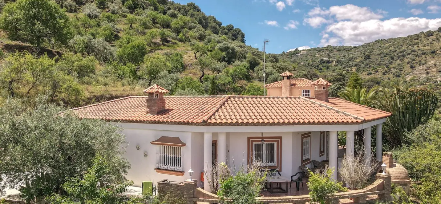 Sale of detached villa in Monda 0