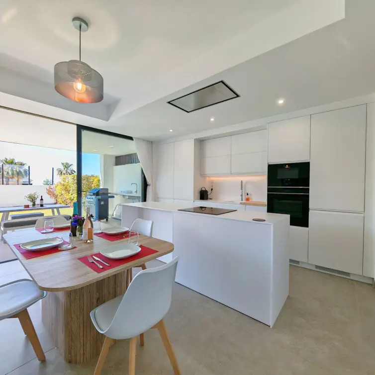 Sale of ground floor apartment in Cancelada