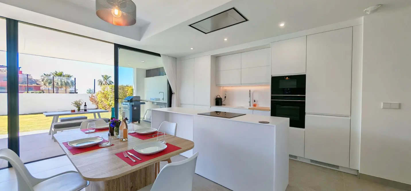 Sale of ground floor apartment in Cancelada 3