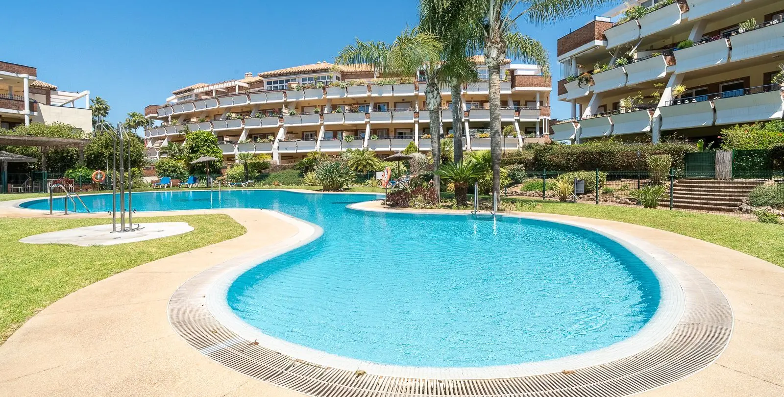 Sale of penthouse in Riviera del Sol 1