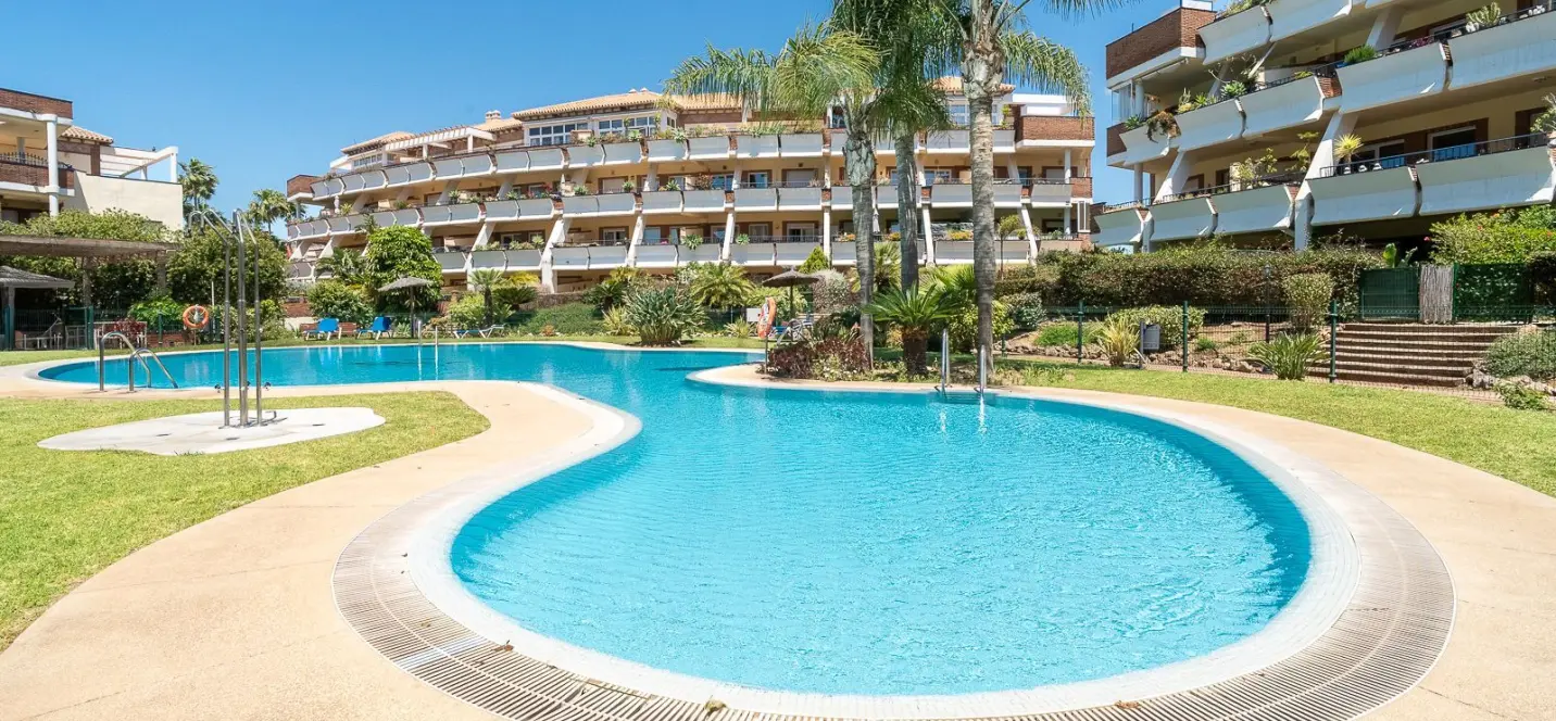 Sale of penthouse in Riviera del Sol 0