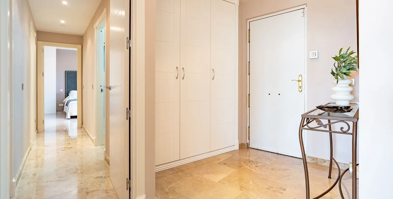 Sale of penthouse in Riviera del Sol 17