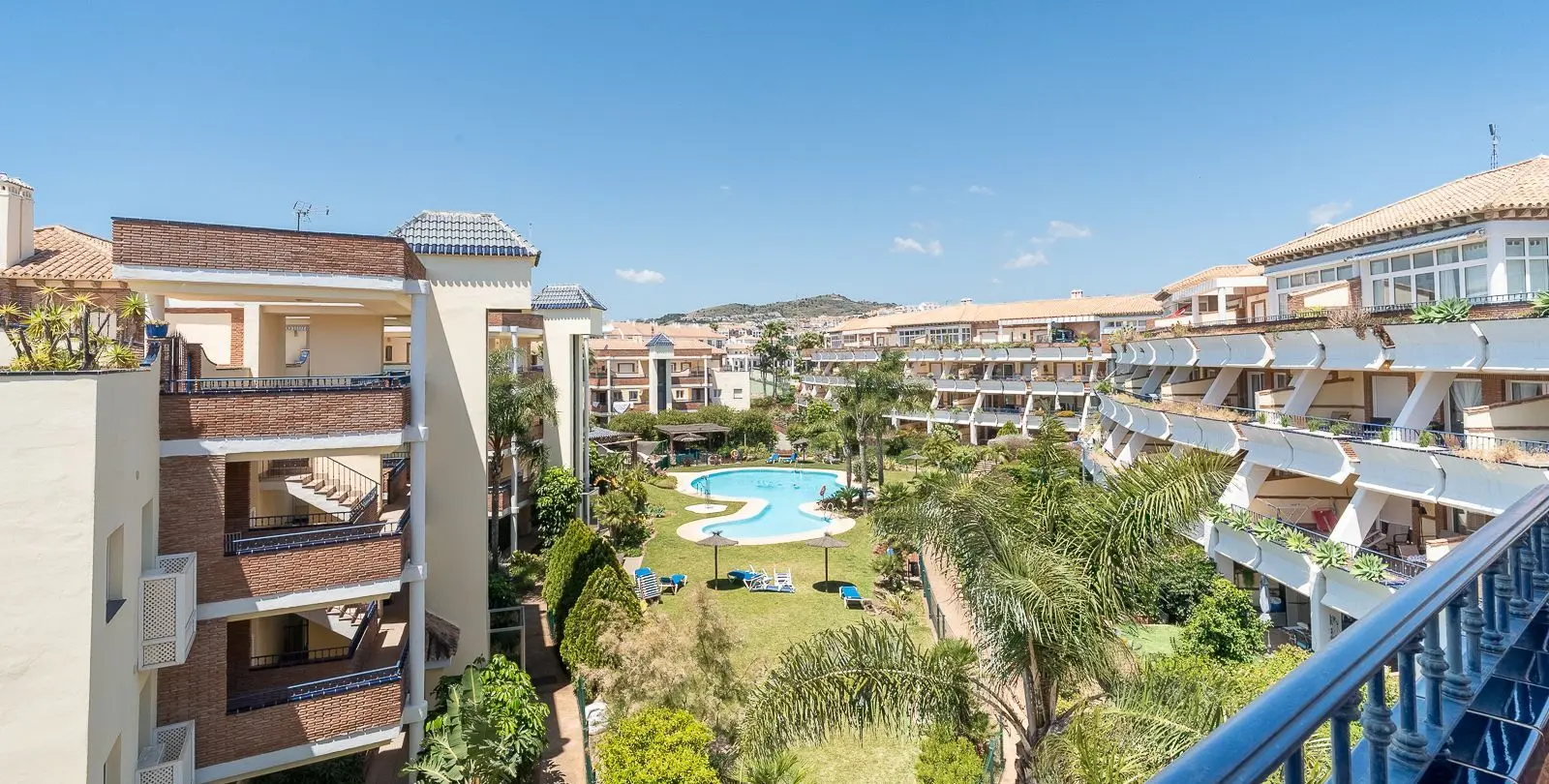 Sale of penthouse in Riviera del Sol 24