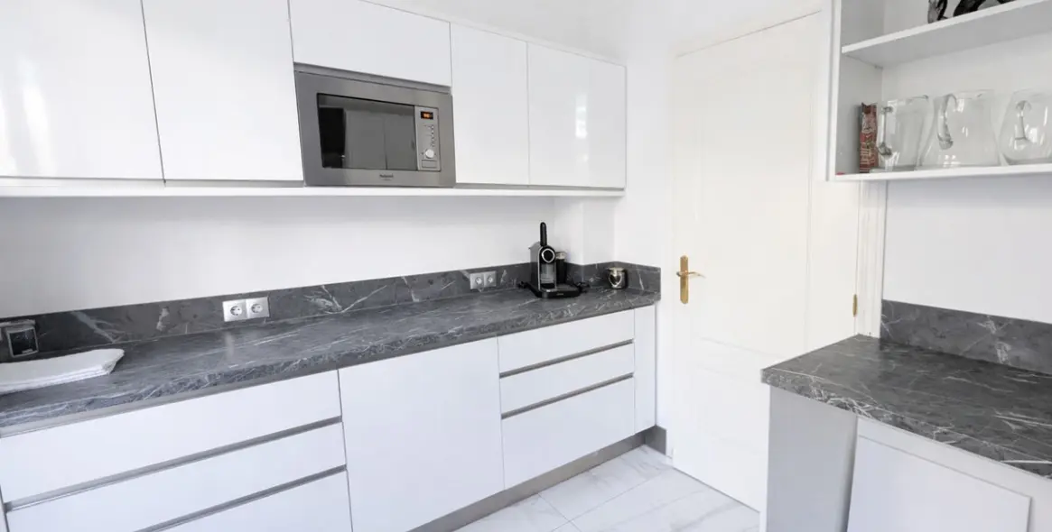 Продажа апартаментов на первом этаже в Artola 35