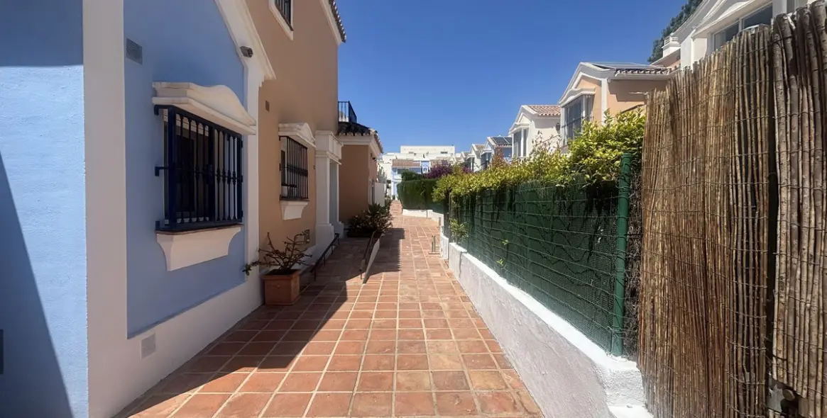 Продажа таунхауса в Nueva Andalucía 9