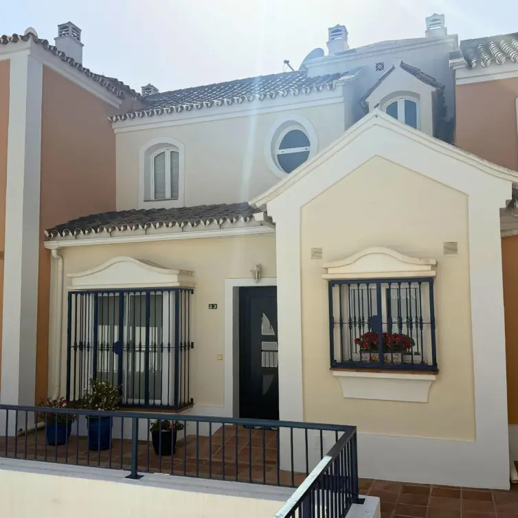 Sale of townhouse in Nueva Andalucía