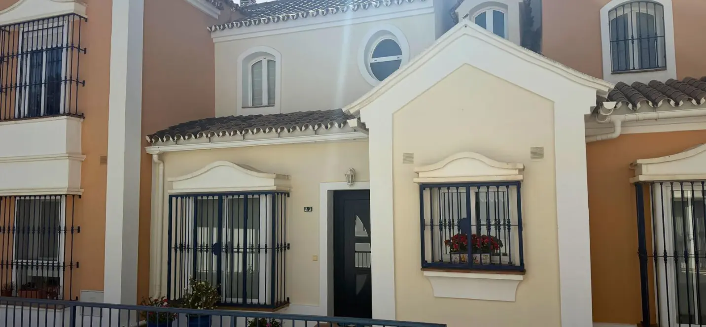 Sale of townhouse in Nueva Andalucía 0