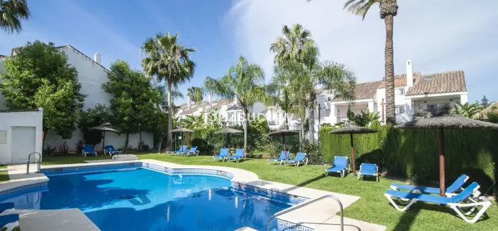 Sale of semi-detached house in Nueva Andalucía 0