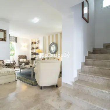 Sale of semi-detached house in Nueva Andalucía