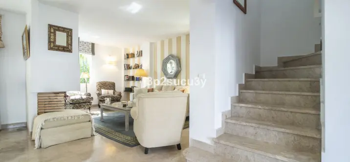 Sale of semi-detached house in Nueva Andalucía 2