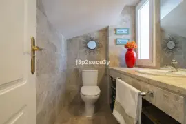 Image 4 thumb
