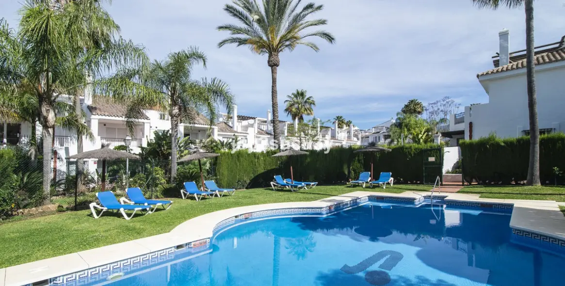 Продажа дома на две семьи в Nueva Andalucía 36