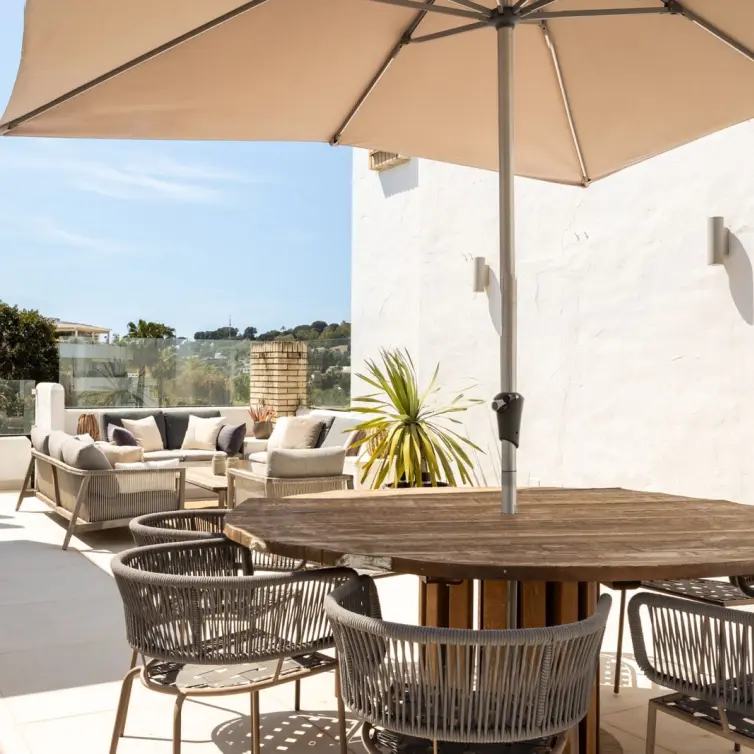 Venta de apartamento en planta media en Nueva Andalucía