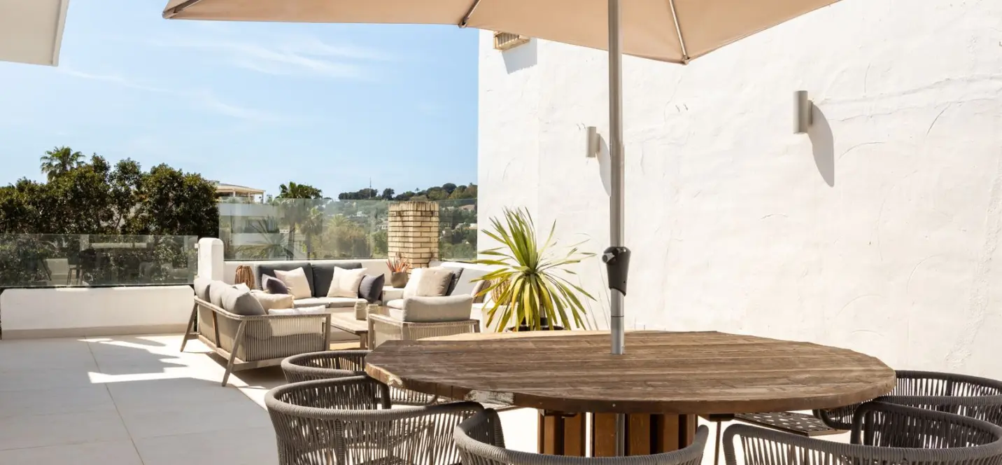 Venta de apartamento en planta media en Nueva Andalucía 0