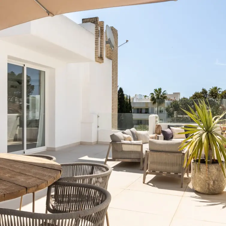 Venta de apartamento en planta media en Nueva Andalucía
