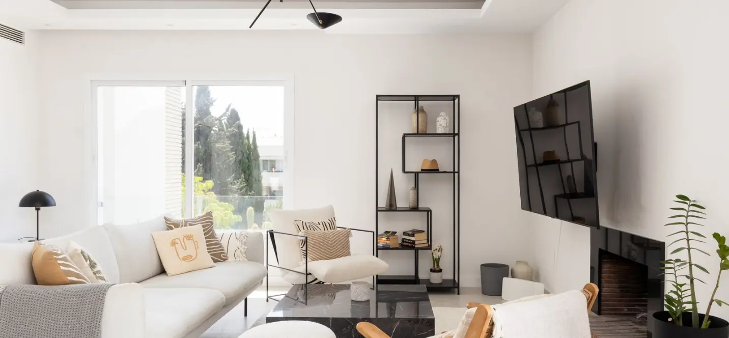 Venta de apartamento en planta media en Nueva Andalucía 2
