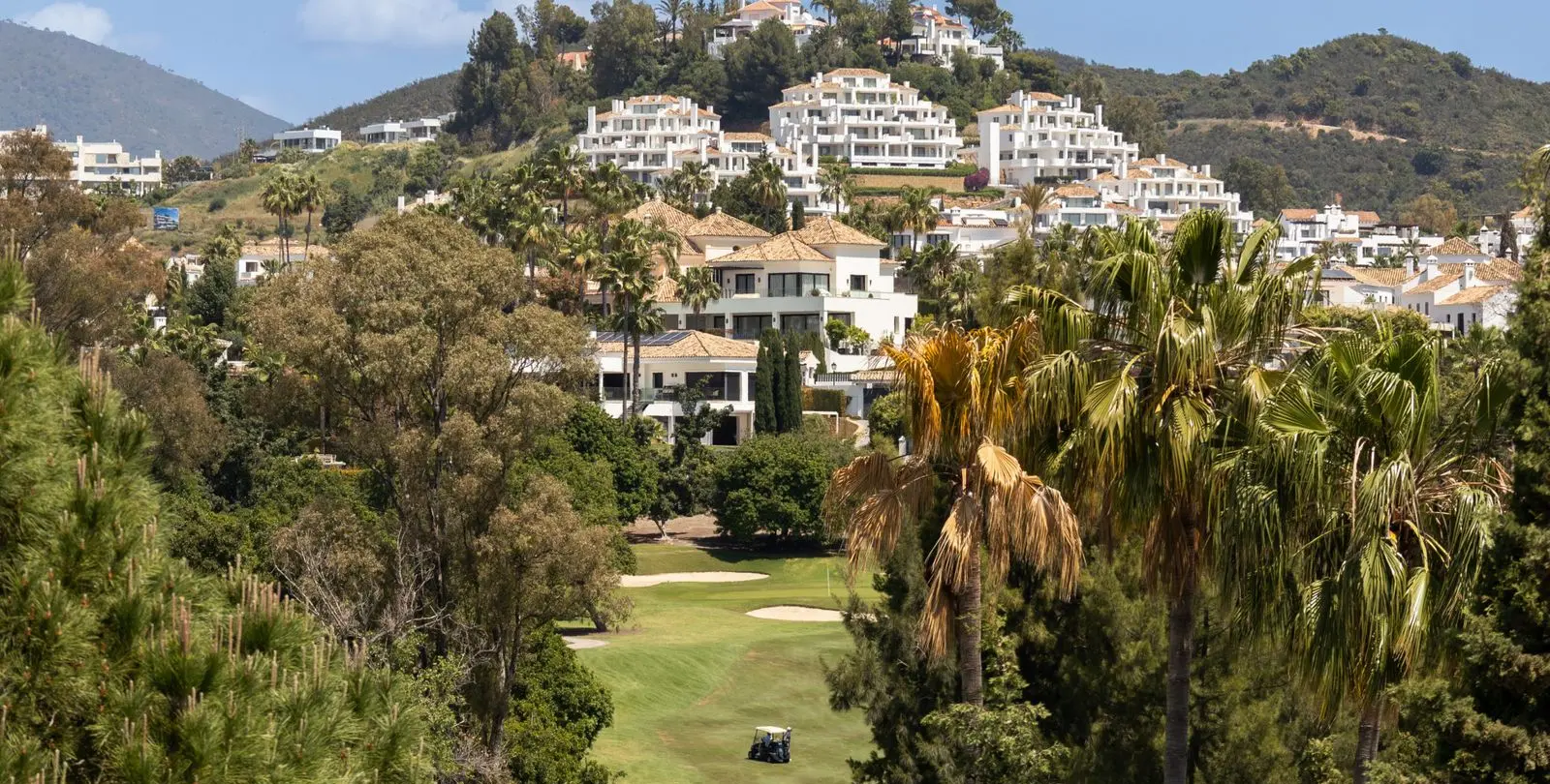 Продажа апартаментов на среднем этаже в Nueva Andalucía 26
