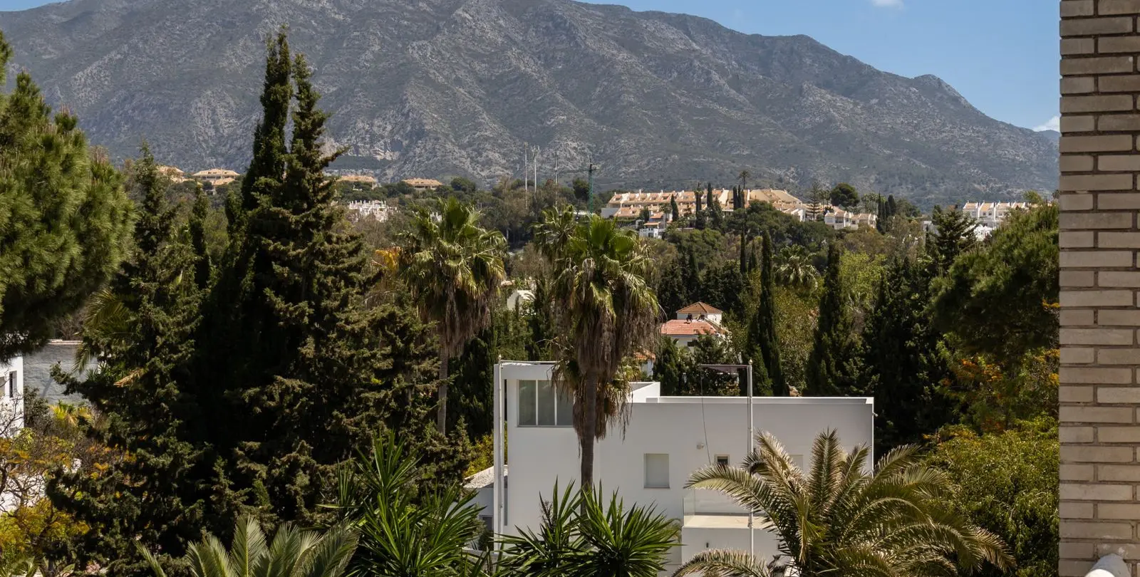 Продажа апартаментов на среднем этаже в Nueva Andalucía 27